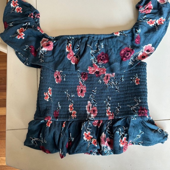 Spring Top, floral cropped - Picture 2 of 2